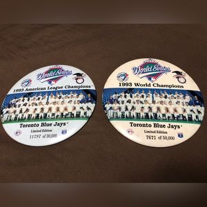 1993 Word Series Toronto Blue Jays six inch buttons.Limited edition AL and World